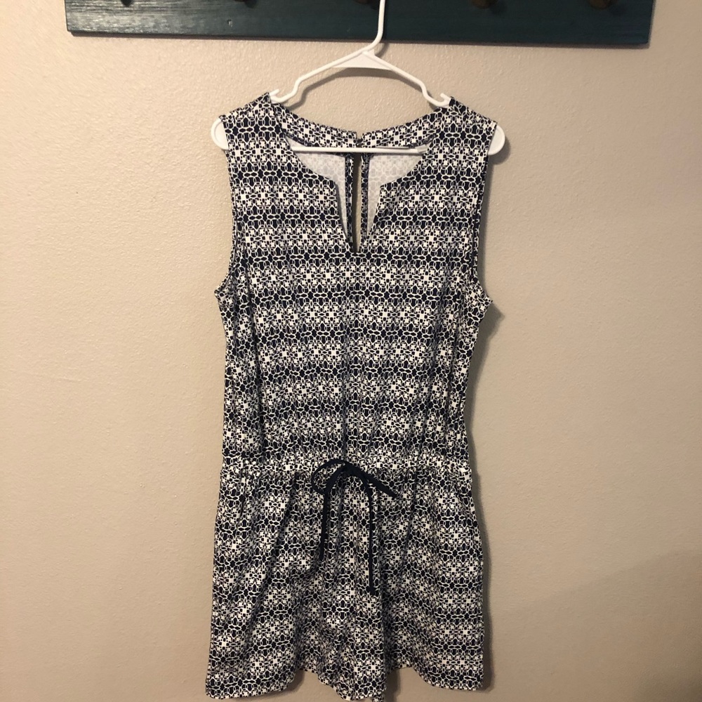 New York & Company Navy Blue & White print Romper.